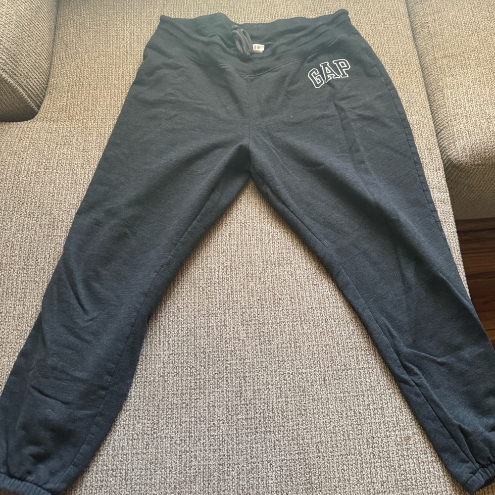 Women’s GAP sweatpants